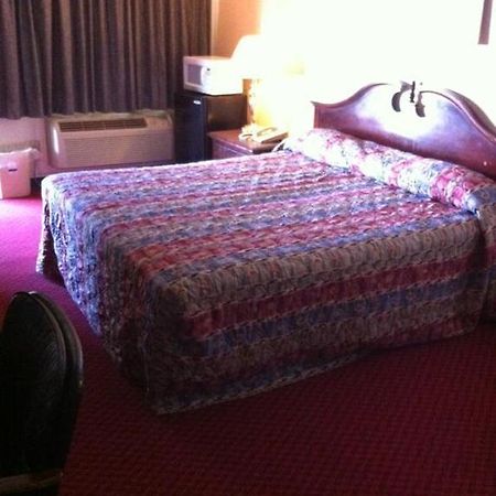 Midtown Motel นิวพอร์ตนิวส์ ห้อง รูปภาพ