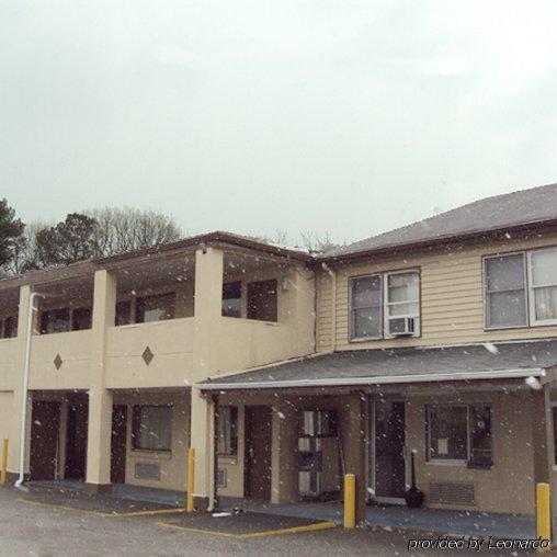 Midtown Motel นิวพอร์ตนิวส์ ภายนอก รูปภาพ